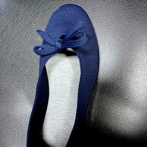 NWT Navy flat cloud stepper shoes